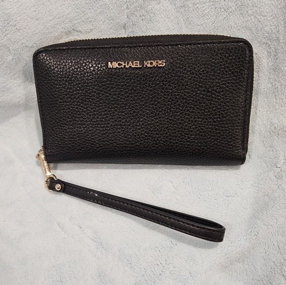 EUC Michael Kors Leather Smartphone Wristlet - Picture 8 of 10